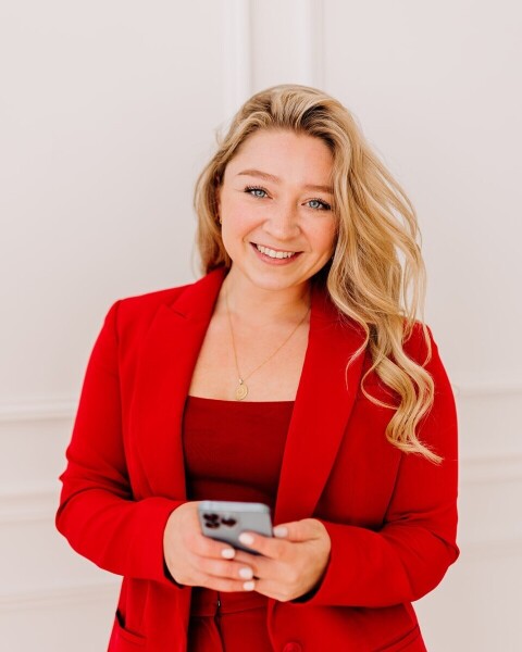 Adriana Vasquez Photo