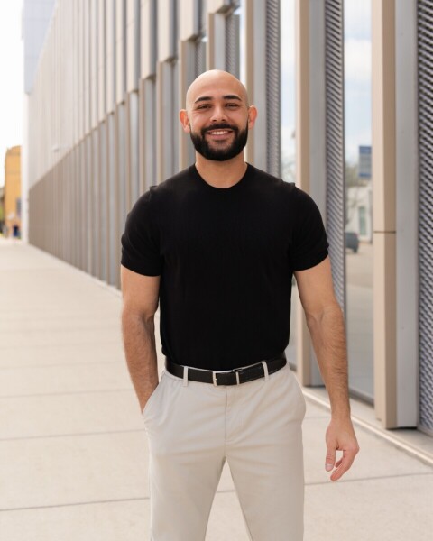 Alex Nikolich Photo
