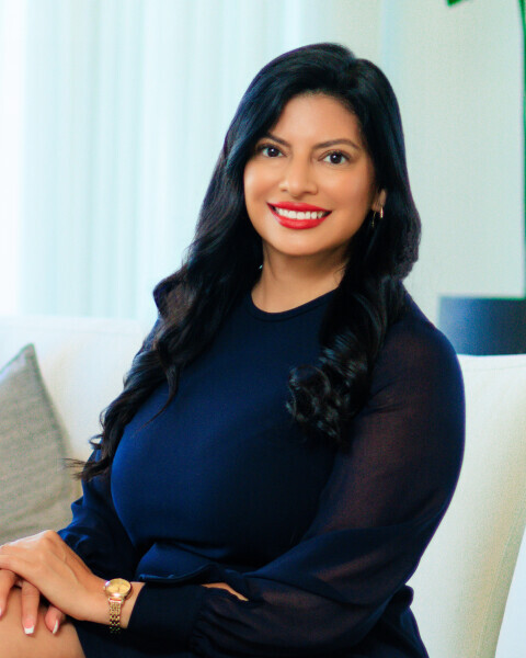 Gabriela Mares Photo