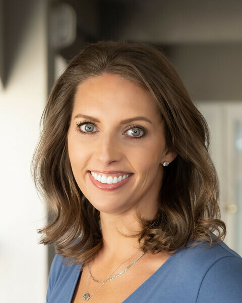 Julianne Whaylen Photo