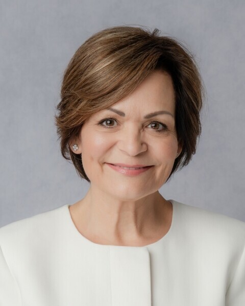 Stephanie Szigetvari Photo