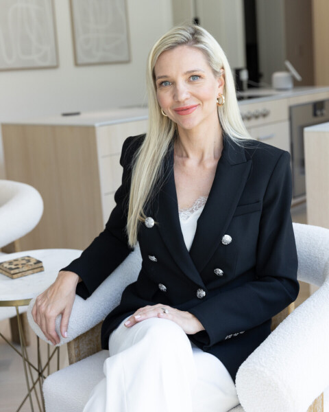 Viktoriia Jones Photo