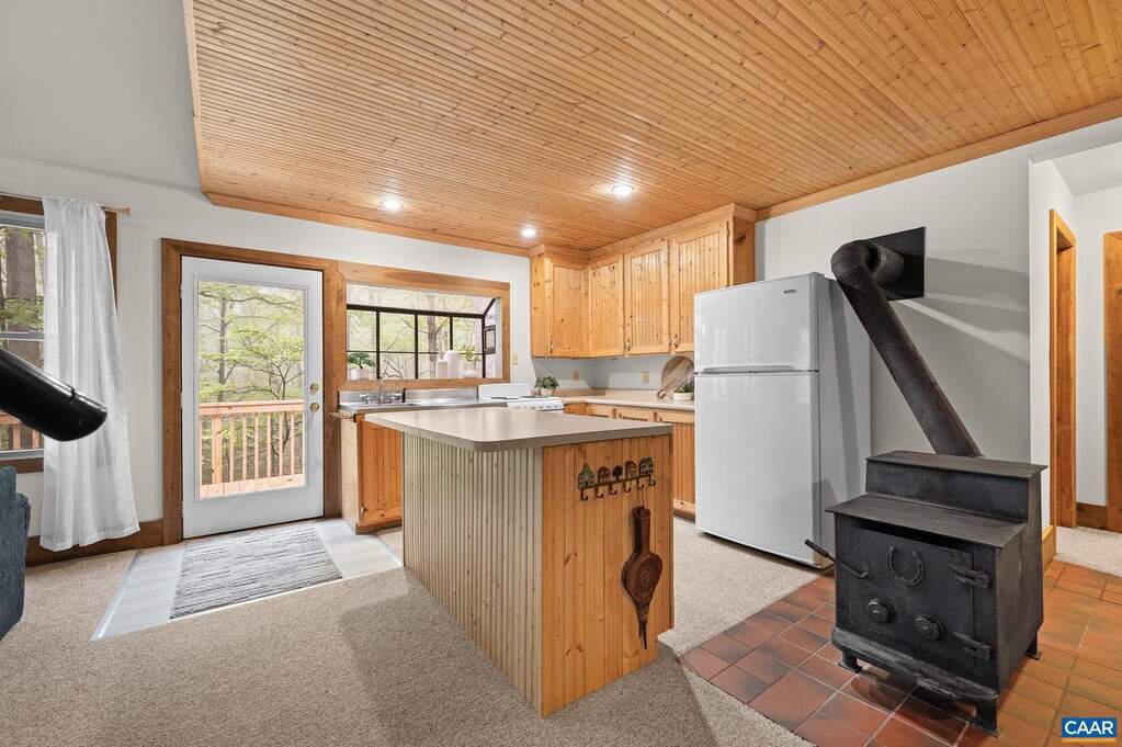 270 Little Cabin Rd, Amherst, VA 24521 - More