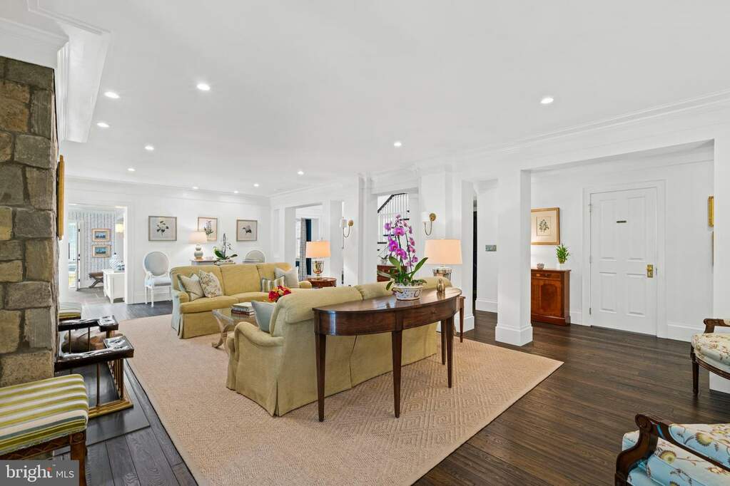 2601 Foxhall Road Nw, Washington, DC 20007 MLS DCDC2125754 RLAH