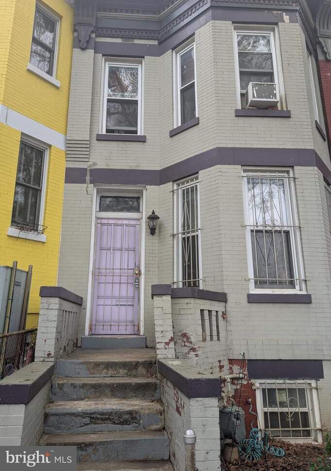 13 Rhode Island Avenue Ne