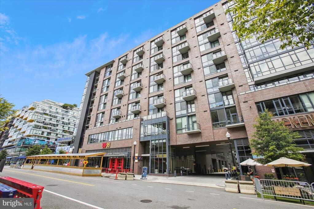 70 N Street Se #N814