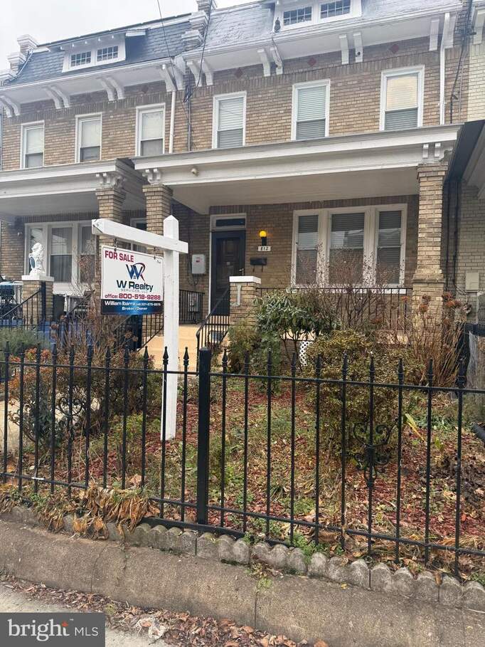 812 Emerson Street Nw