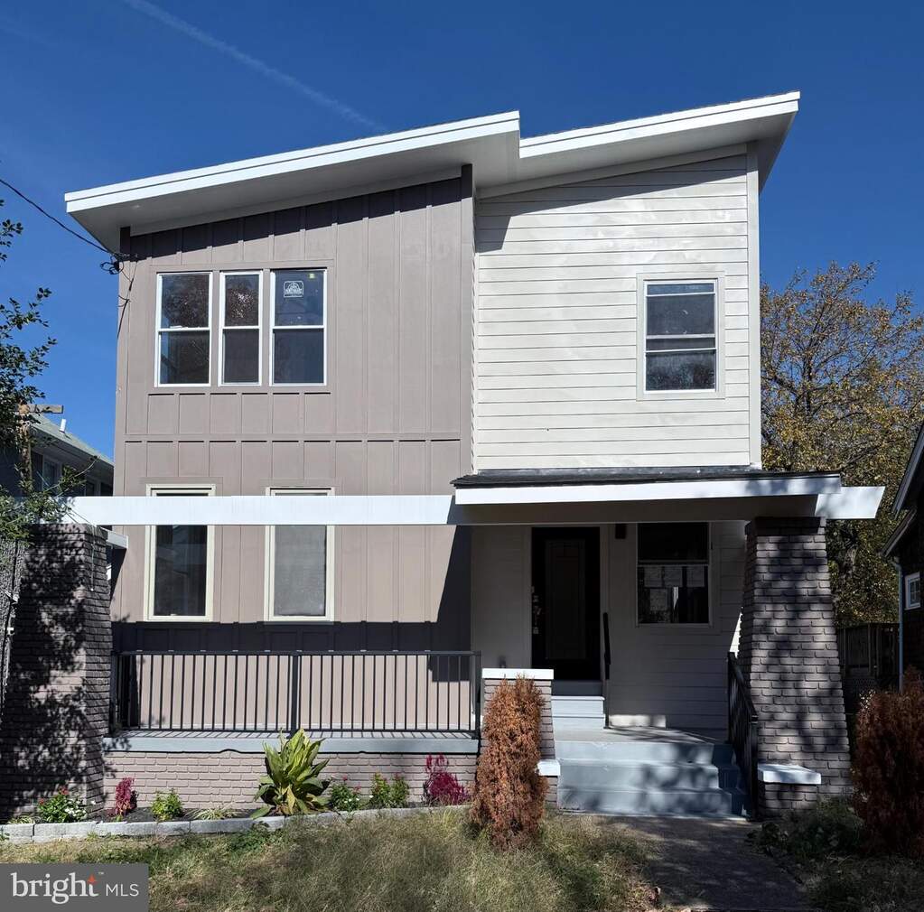 2316 Monroe Street Ne