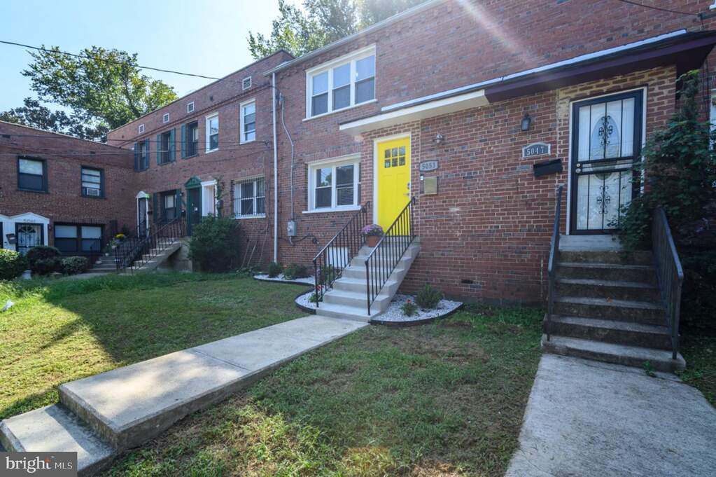House in Washington, Deanwood, Ward 7 - View 2