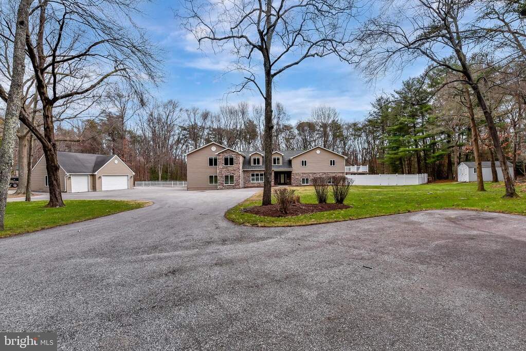 7715 Paradise Beach Road, Pasadena, MD 21122