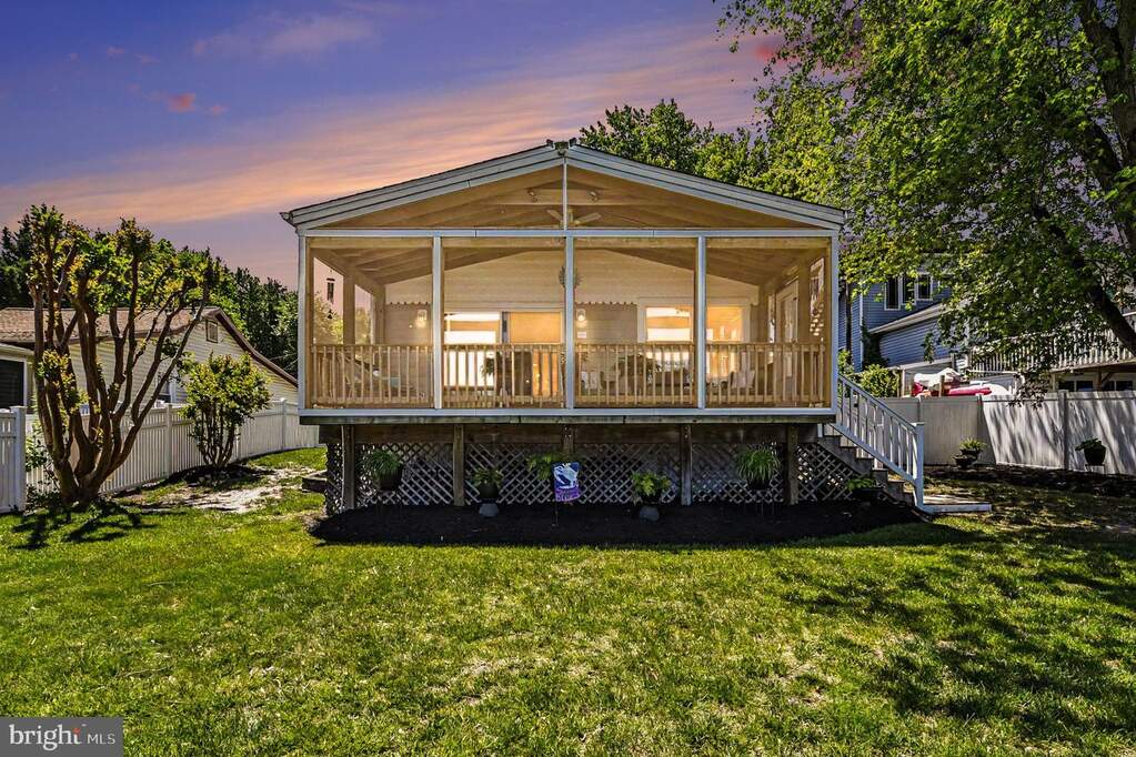 1069 Locust Drive, Pasadena, MD 21122