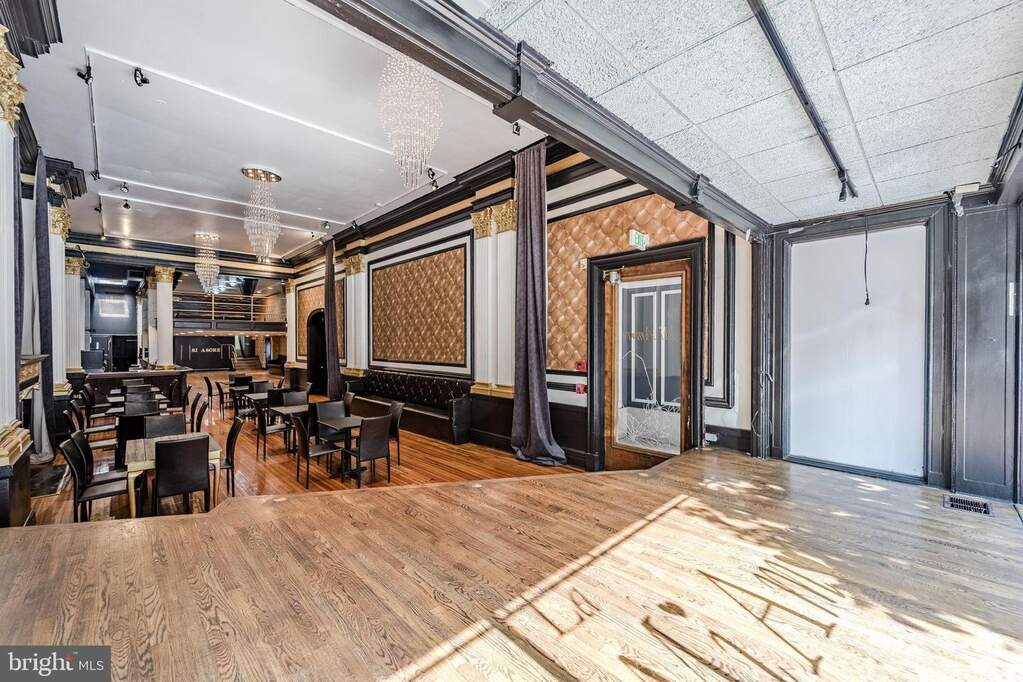518 N Charles N, Baltimore, MD 21201 - More