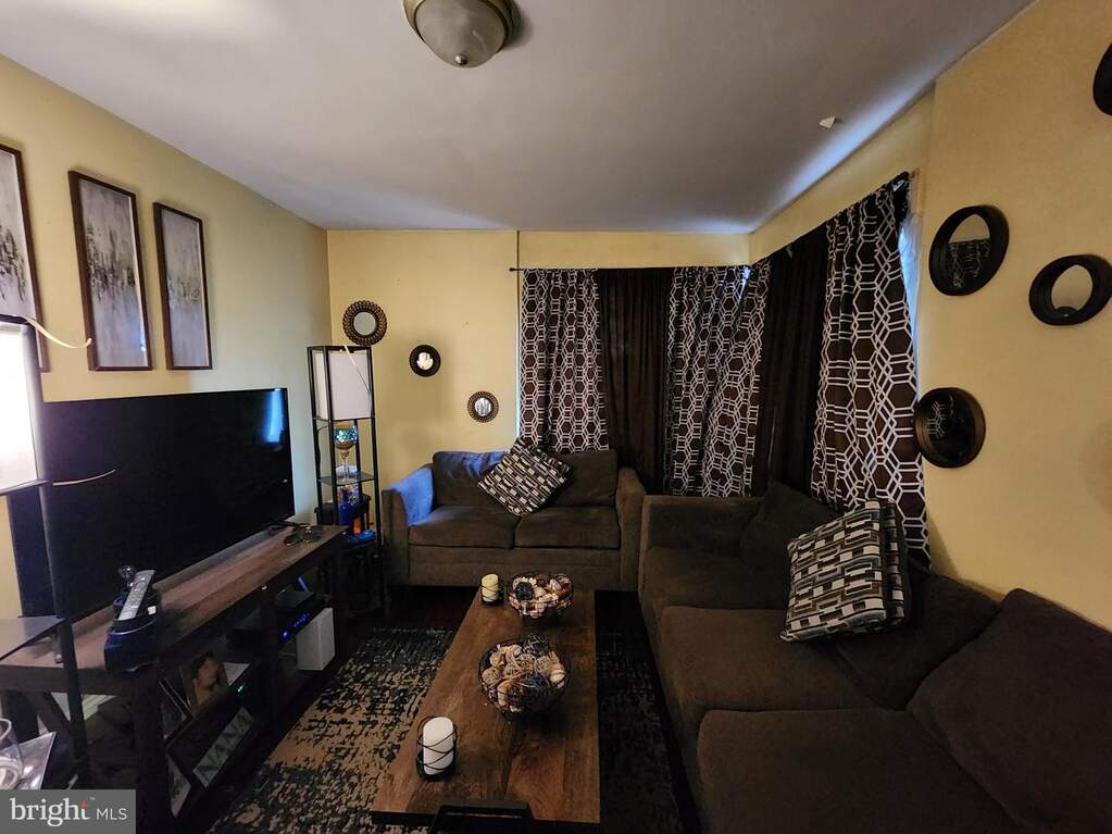 2710 Woodview Road, Baltimore, MD 21225 - View 5