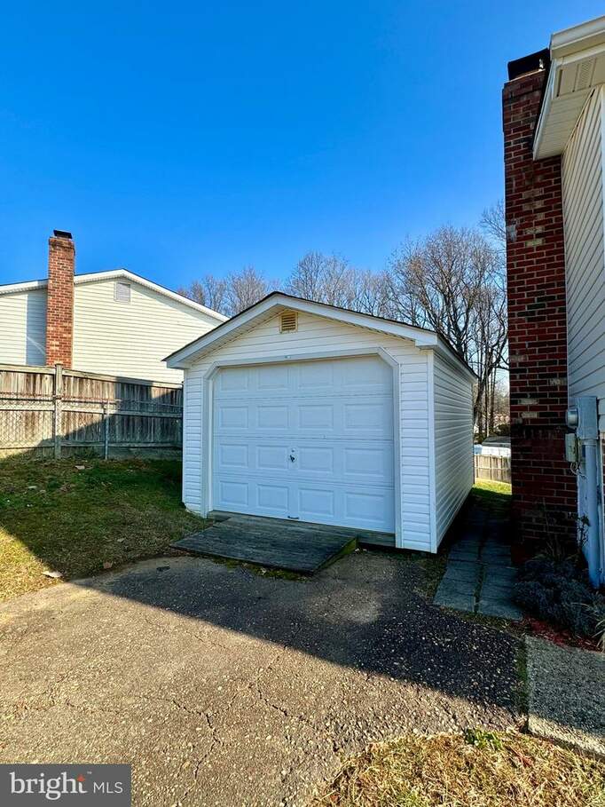 2120 Bell Tree Lane, Waldorf, MD 20601 MLS MDCH2028952 RLAH