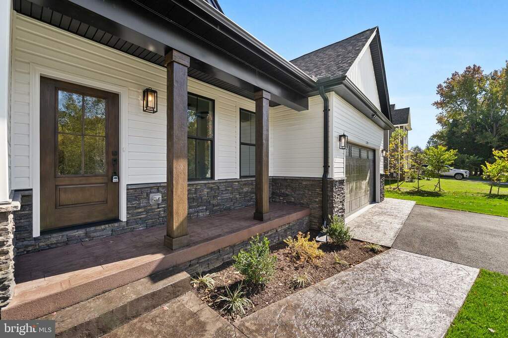 12190 Potomac View Drive, Newburg, MD 20664 MLS MDCH2029126 RLAH