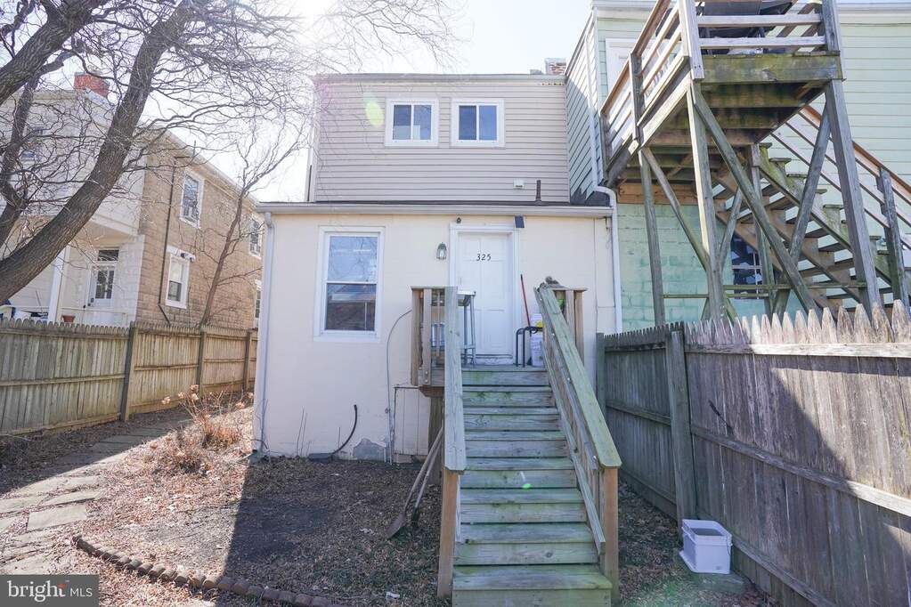 325 W 7th Street, Frederick, MD 21701 - More