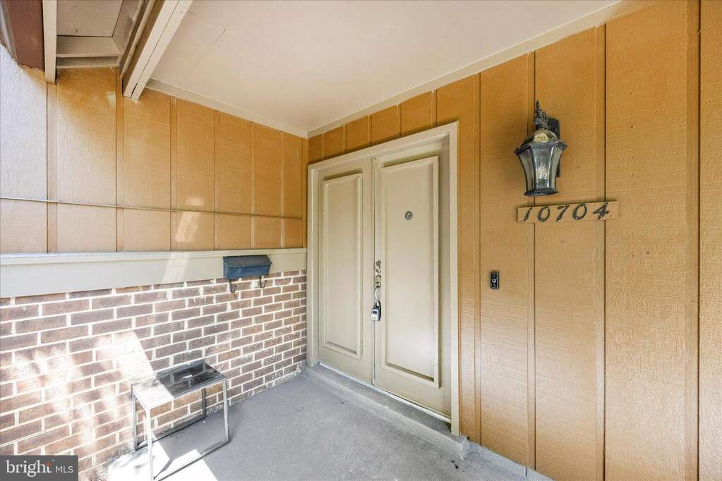10704 Wayridge Drive, Montgomery Village, MD 20886 - View 2