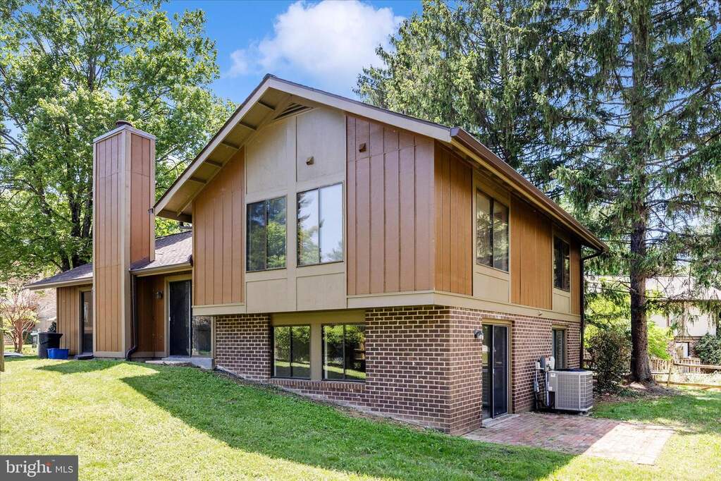 10704 Wayridge Drive, Montgomery Village, MD 20886 - View 5