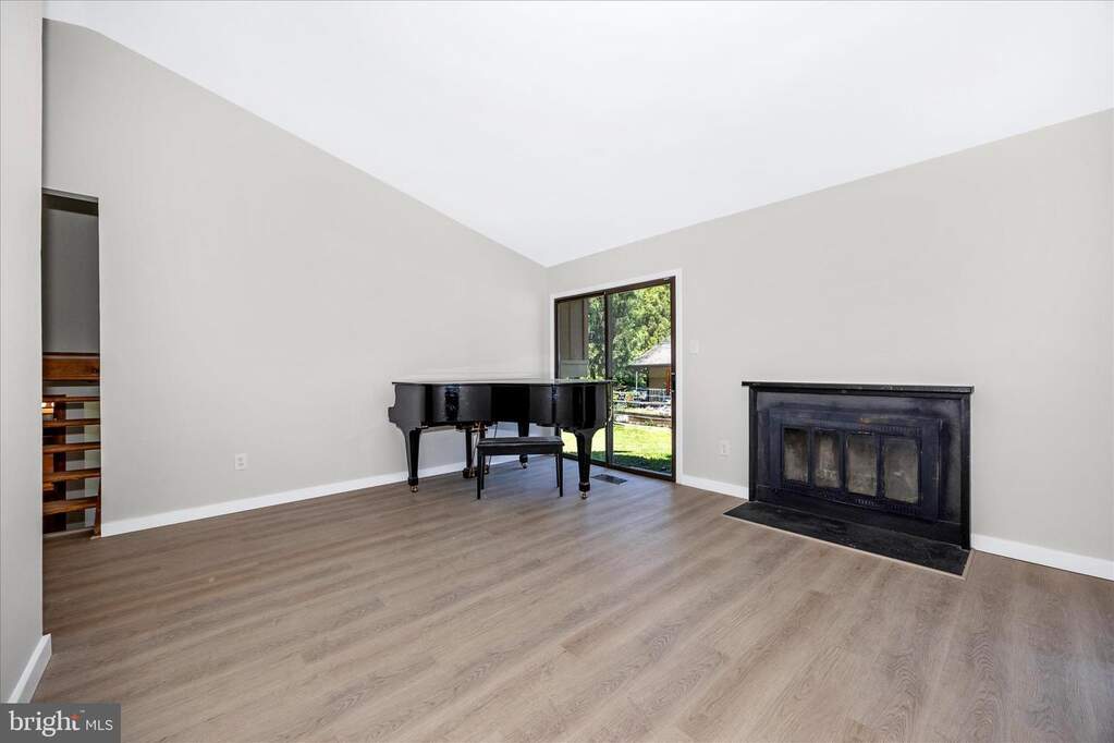 10704 Wayridge Drive, Montgomery Village, MD 20886 - More