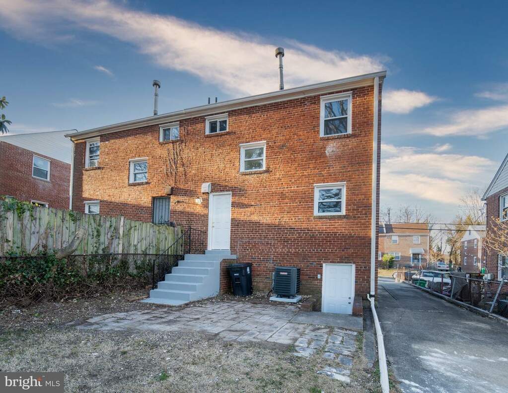 814 Berkshire Drive, Hyattsville, MD 20783 MLS MDPG2095724 RLAH