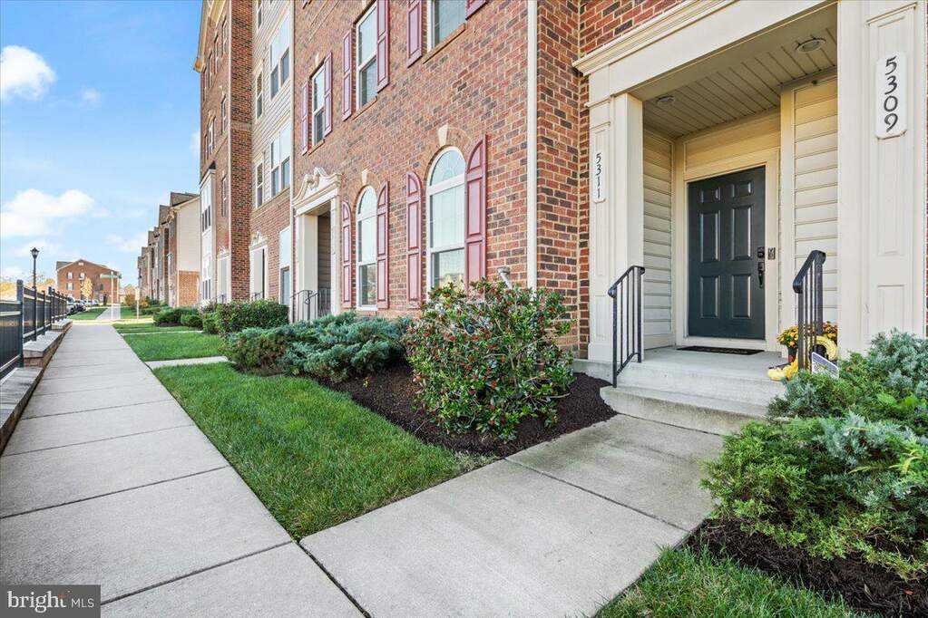 5311 S Center Drive 304F, Greenbelt, MD 20770 MLS MDPG2096718 RLAH properties