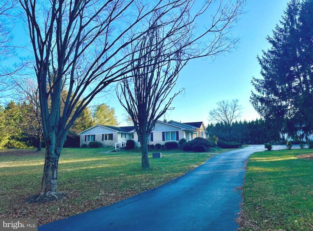 13607 Woodmore Road, Bowie, MD 20721 MLS MDPG2099292 RLAH properties