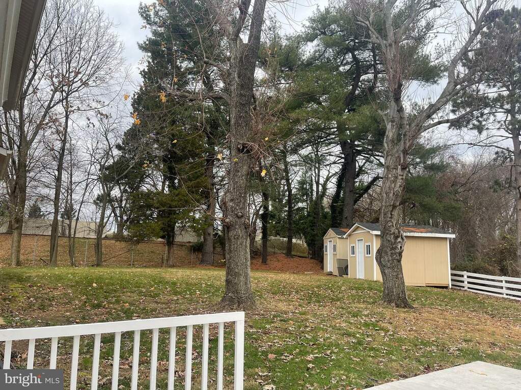 7200 Cloverdale Drive, Oxon Hill, MD 20745 MLS MDPG2100544 RLAH