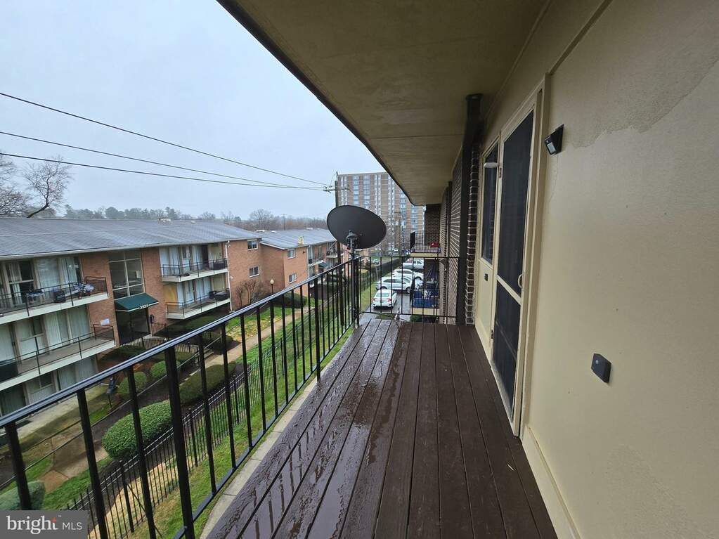 3936 Stone Gate Drive B, Suitland, MD 20746 MLS MDPG2105594 RLAH