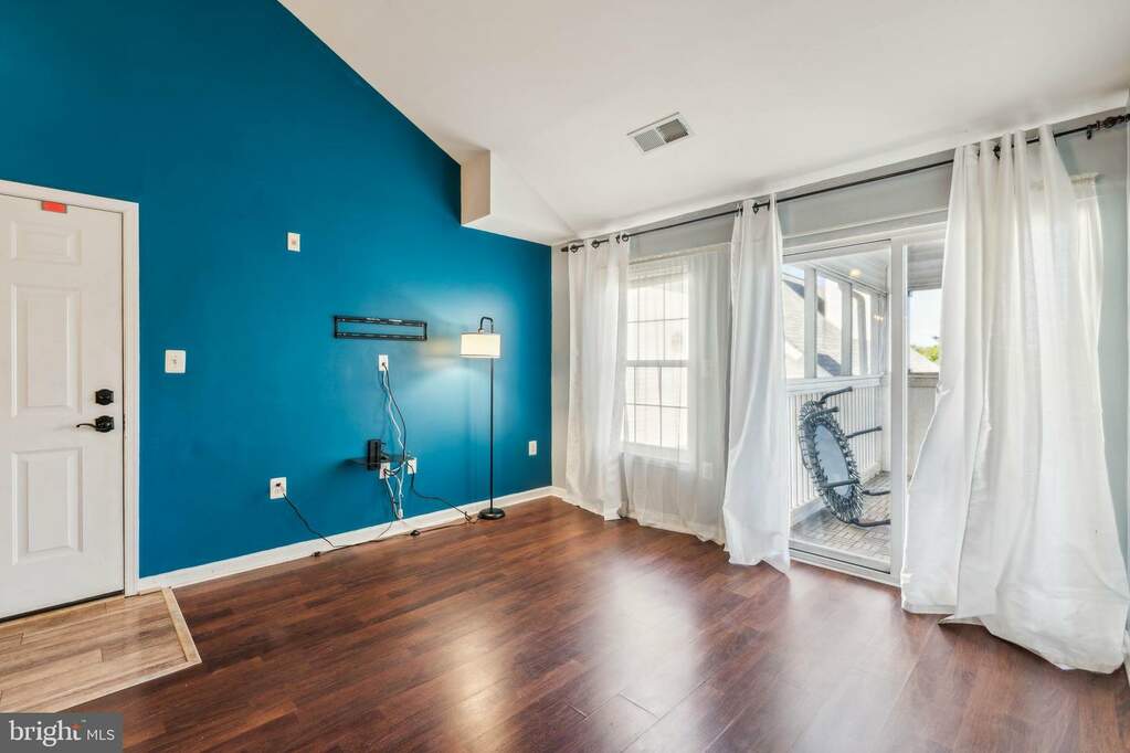 6612 Lake Park Drive 3D, Greenbelt, MD 20770 MLS MDPG2106946 RLAH