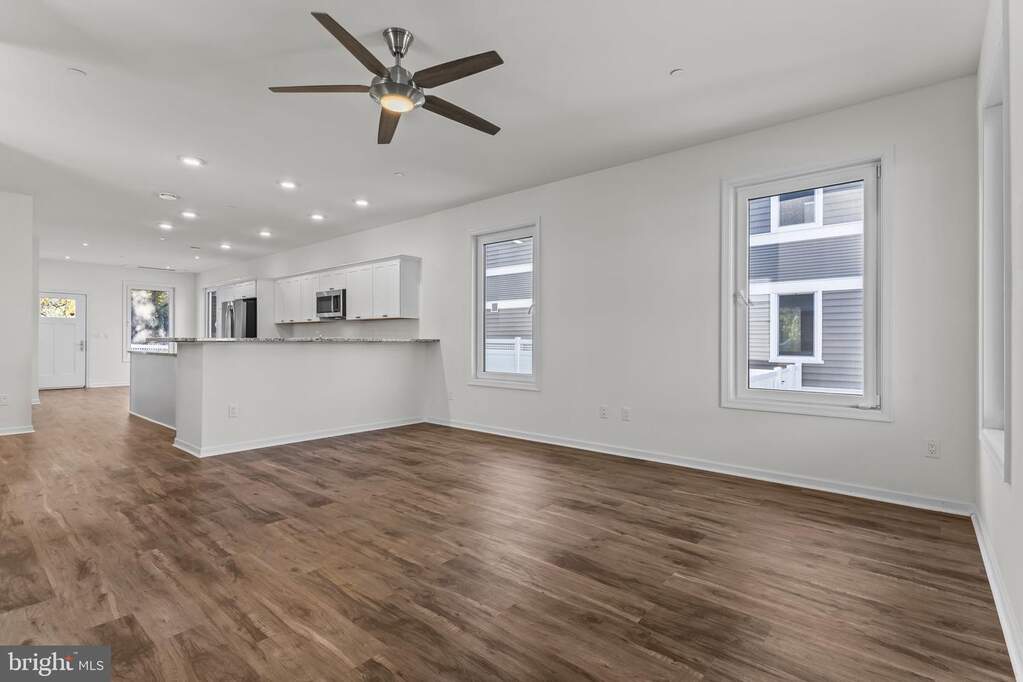 725 60th Place, Capitol Heights, MD 20743 - More