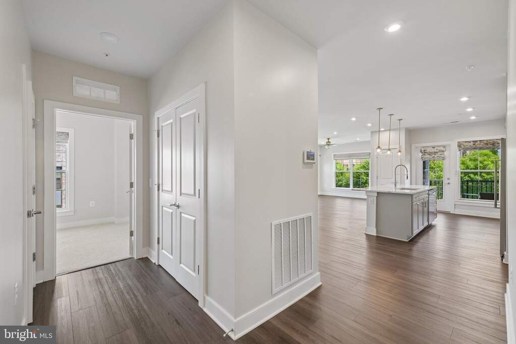 104 Saint Ives Place #402, Oxon Hill, MD 20745 - View 2