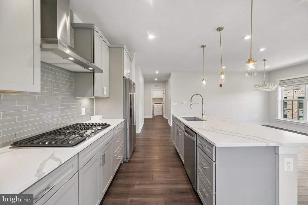 104 Saint Ives Place #402, Oxon Hill, MD 20745 - More