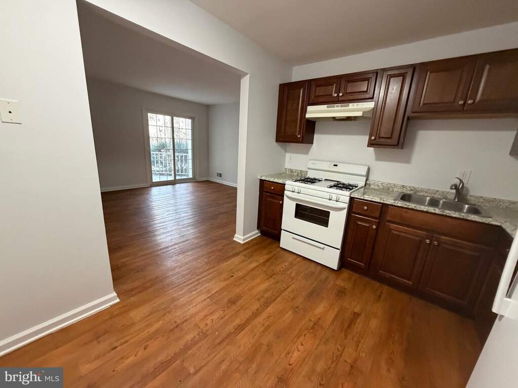16 Iroquois Drive, Absecon, NJ 08205 - View 2