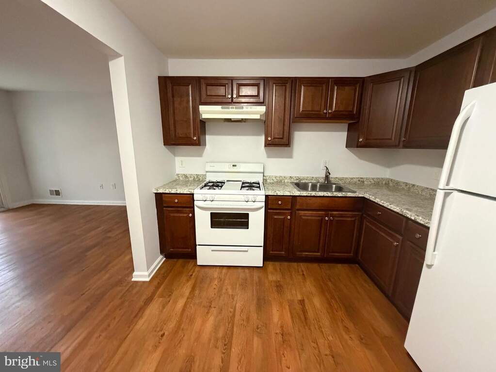 16 Iroquois Drive, Absecon, NJ 08205 - View 3