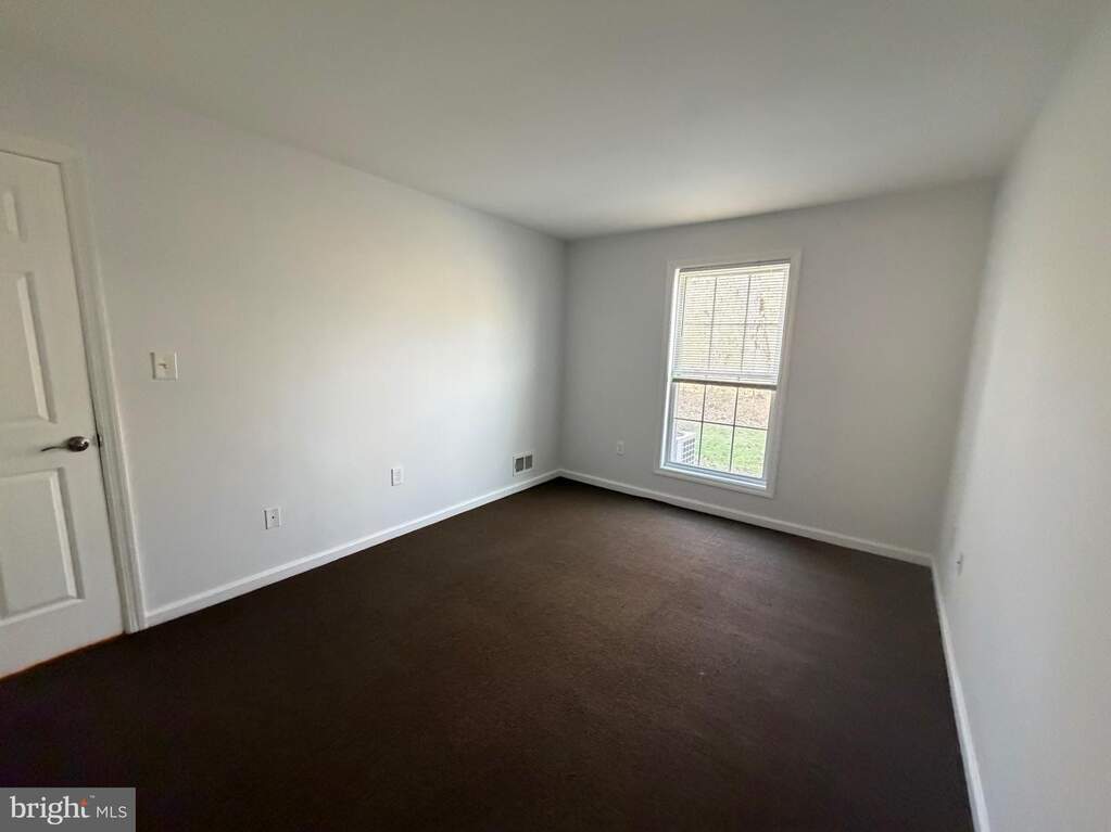 16 Iroquois Drive, Absecon, NJ 08205 - More