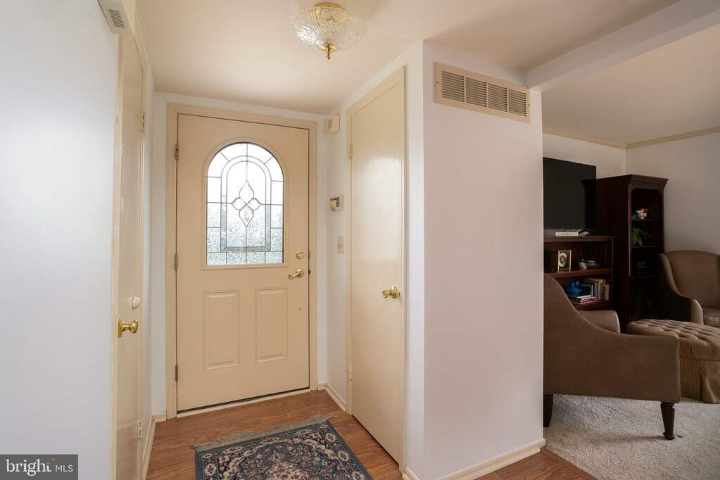 1 Roberts Court, Bordentown, NJ 08505 MLS NJBL2062172 RLAH properties