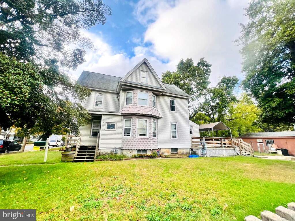 302 W Main Street, Millville, NJ 08332 | MLS# NJCB2026996 | RLAH ...