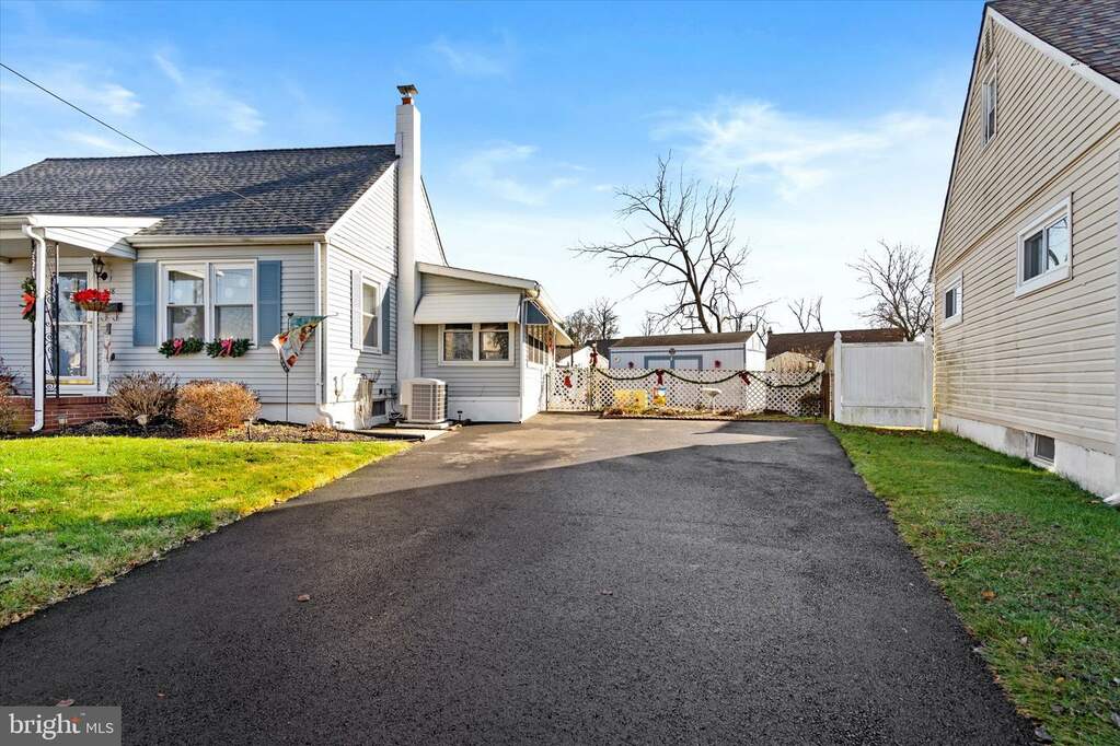 18 Exeter Drive, Hamilton, NJ 08610 MLS NJME2038130 RLAH properties