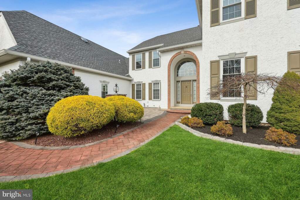 11 E Kincaid Dr, West Windsor, NJ 08550 MLS NJME2041104 RLAH