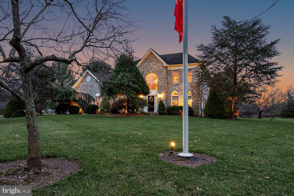 25 Saxon Way, Skillman, NJ 08558 MLS NJSO2002924 RLAH properties