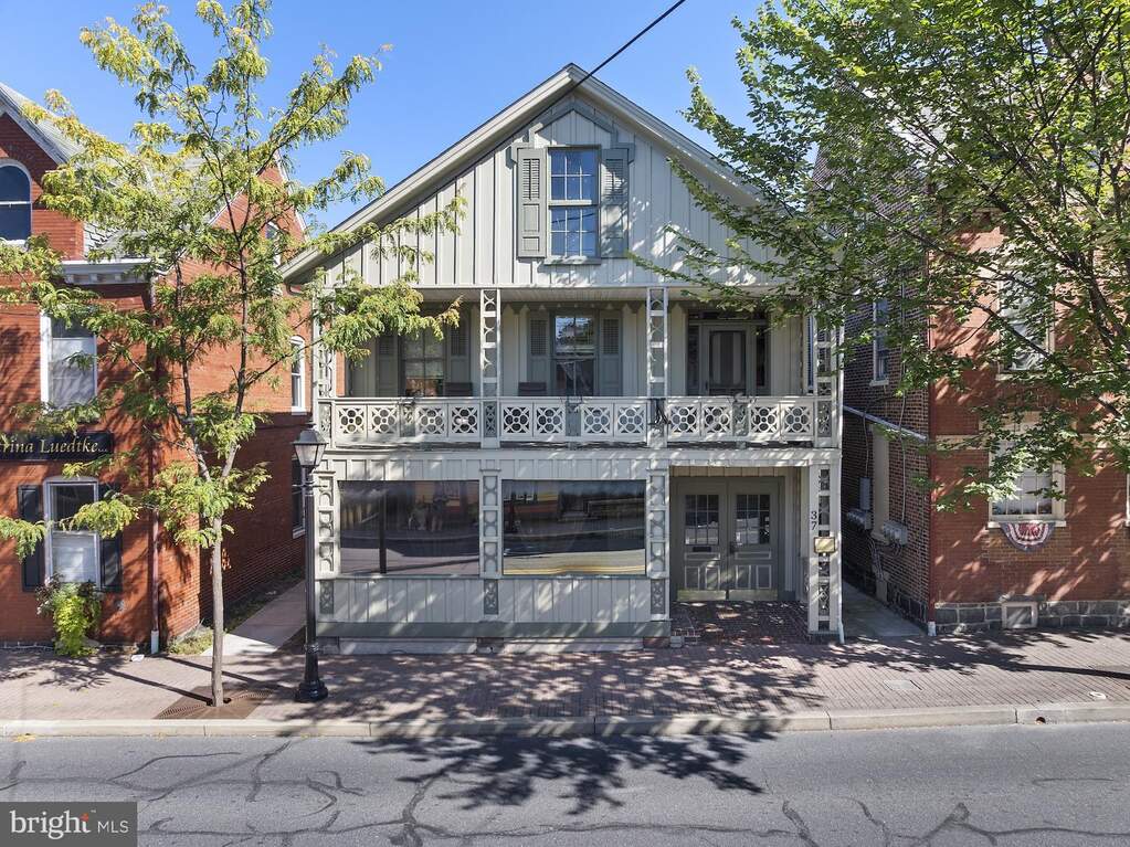 37 W Middle Street, Gettysburg, PA 17325 - View 2