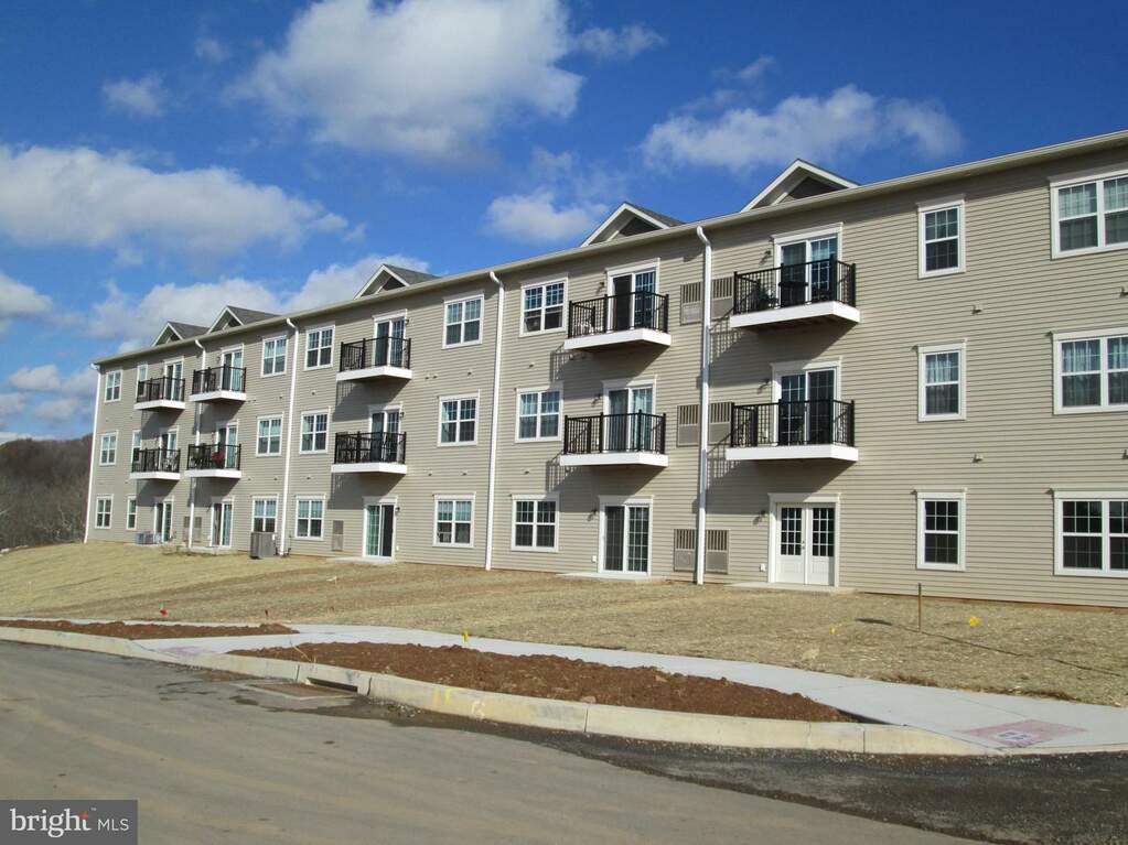 79 Legacy Boulevard #203, Sinking Spring, PA 19608 | MLS# PABK2038112