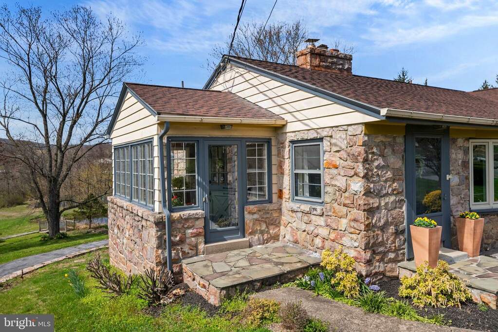 1015 Route 100, Bechtelsville, PA 19505 MLS PABK2042132 RLAH