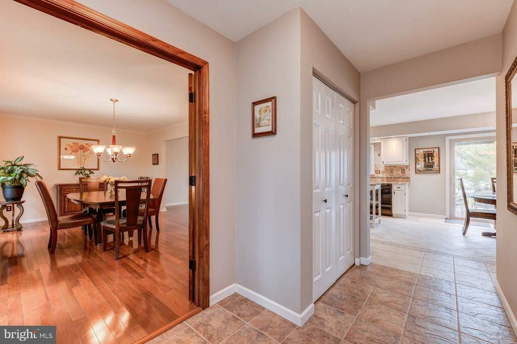 237 Holly Drive, Chalfont, PA 18914 MLS PABU2061282 RLAH properties