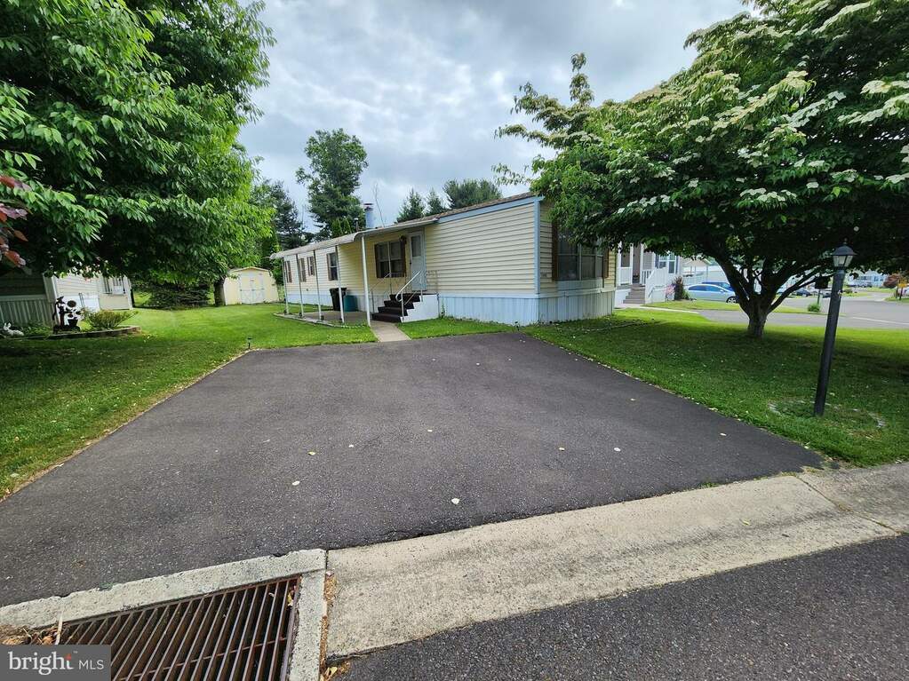 2304 Brownsville Road 1202 HEMLOCK, Feasterville Trevose, PA 19053