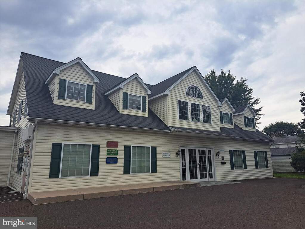 1534 W Broad Street #700, Quakertown, PA 18951