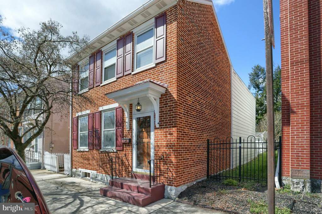 142 S West Street, Carlisle, PA 17013 MLS PACB2029098 RLAH properties