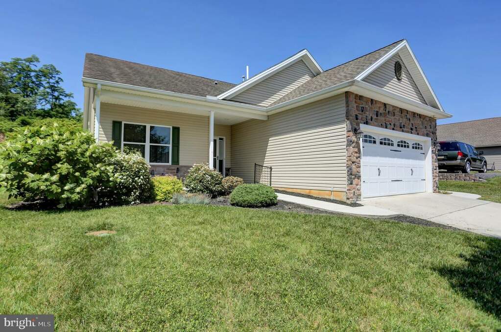 31 Colonial Court, Shippensburg, PA 17257 MLS PACB2031200 RLAH