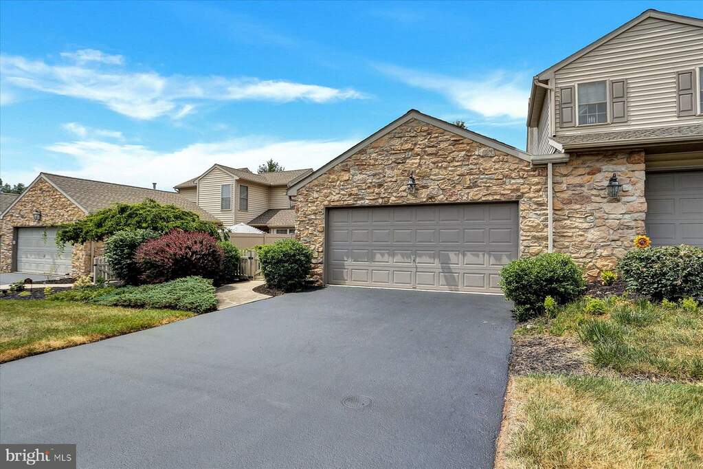 588 Farmhouse Lane, Hummelstown, PA 17036 MLS PADA2035202 RLAH