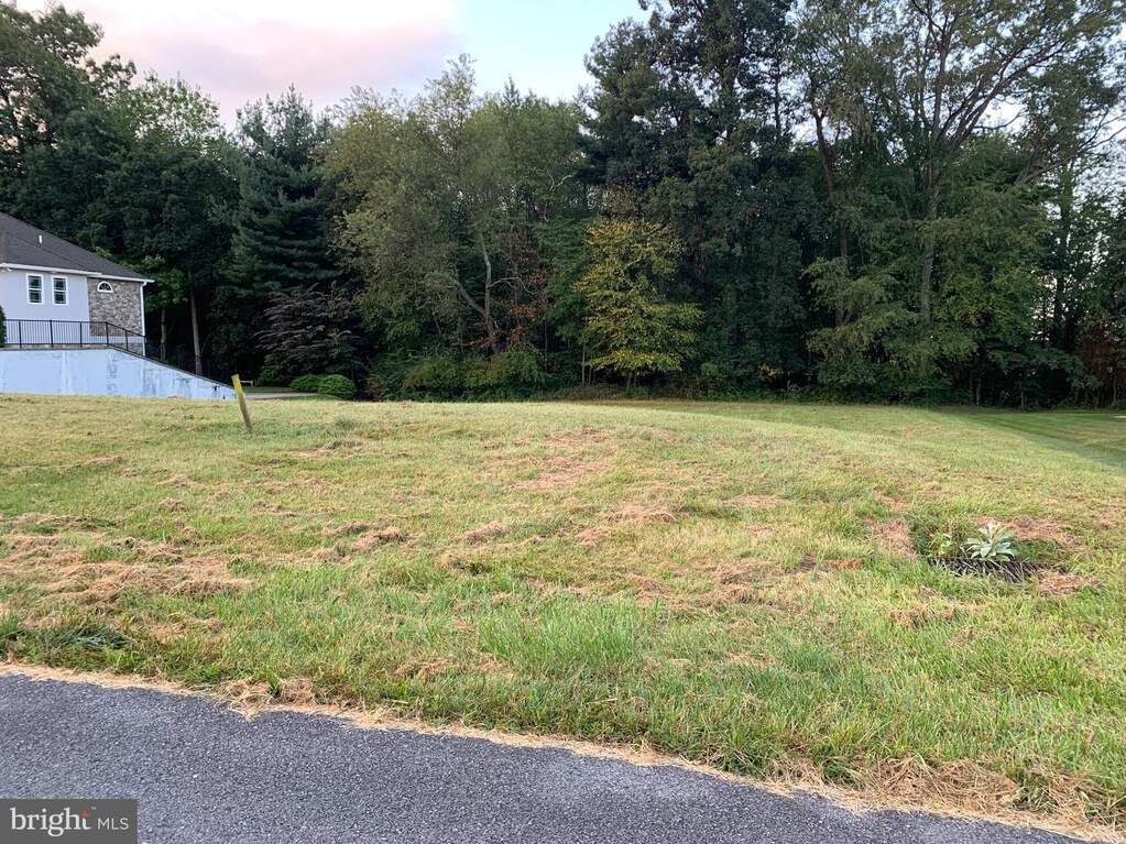 7073 Killarney Drive, Fayetteville, PA 17222
